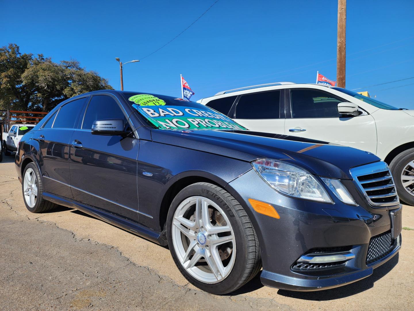 2012 BLACK Mercedes-Benz E-Class E350 (WDDHF5KB2CA) with an 3.5L V6 DOHC 24V engine, 7-Speed Automatic transmission, located at 2660 S.Garland Avenue, Garland, TX, 75041, (469) 298-3118, 32.885551, -96.655602 - Welcome to DallasAutos4Less, one of the Premier BUY HERE PAY HERE Dealers in the North Dallas Area. We specialize in financing to people with NO CREDIT or BAD CREDIT. We need proof of income, proof of residence, and a ID. Come buy your new car from us today!! This is a Very clean 2012 MERCEDES E3 - Photo#6